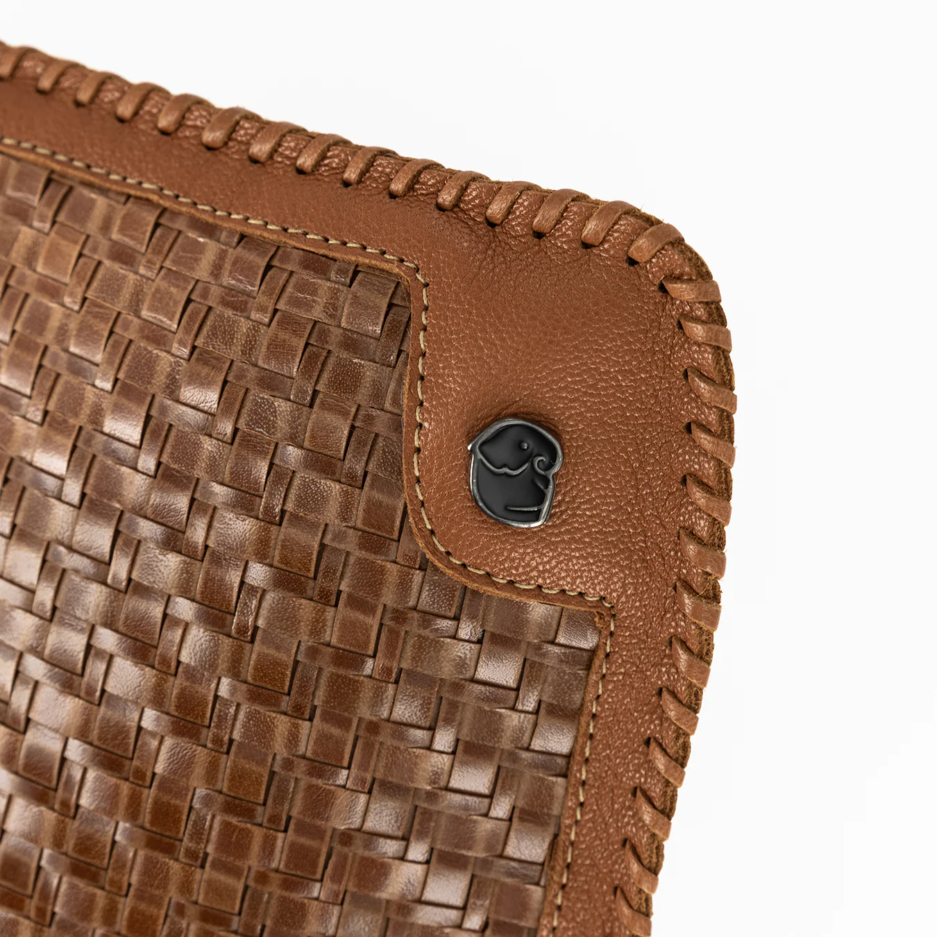 Onalo : Ladies Leather Crossbody Handbag in Cognac Seneca and Oak Cayak - Image 5