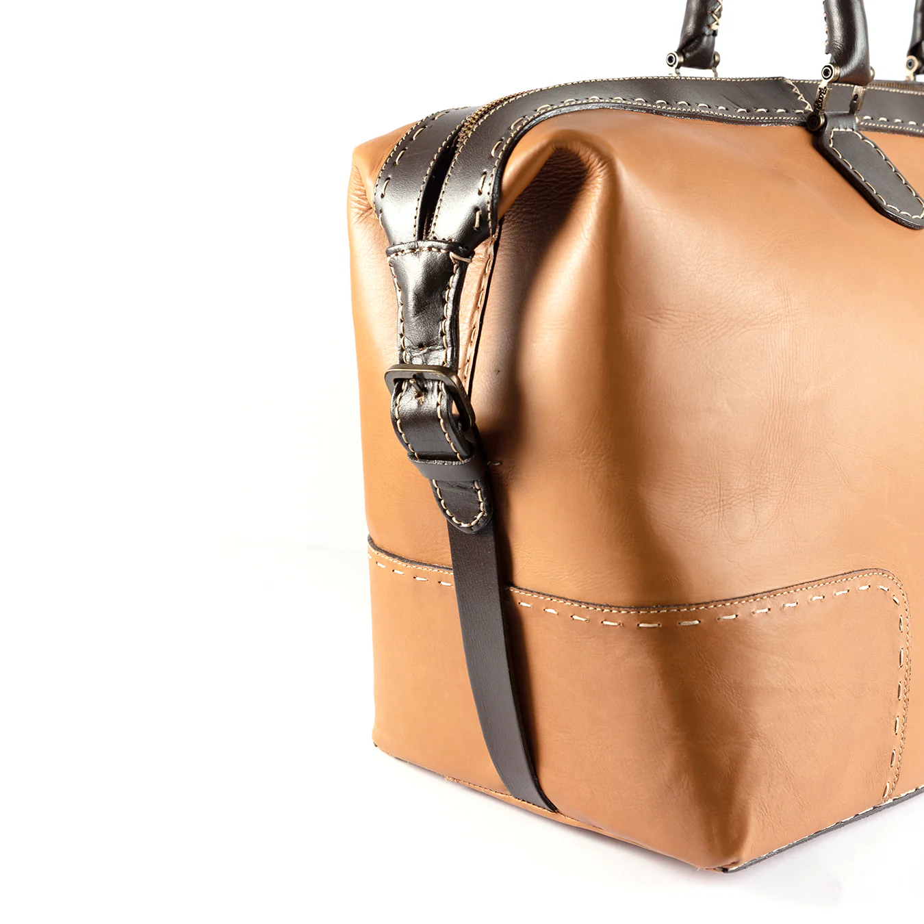 Sechaba : Leather Travel Bag in Hazel Relaxa - Image 4
