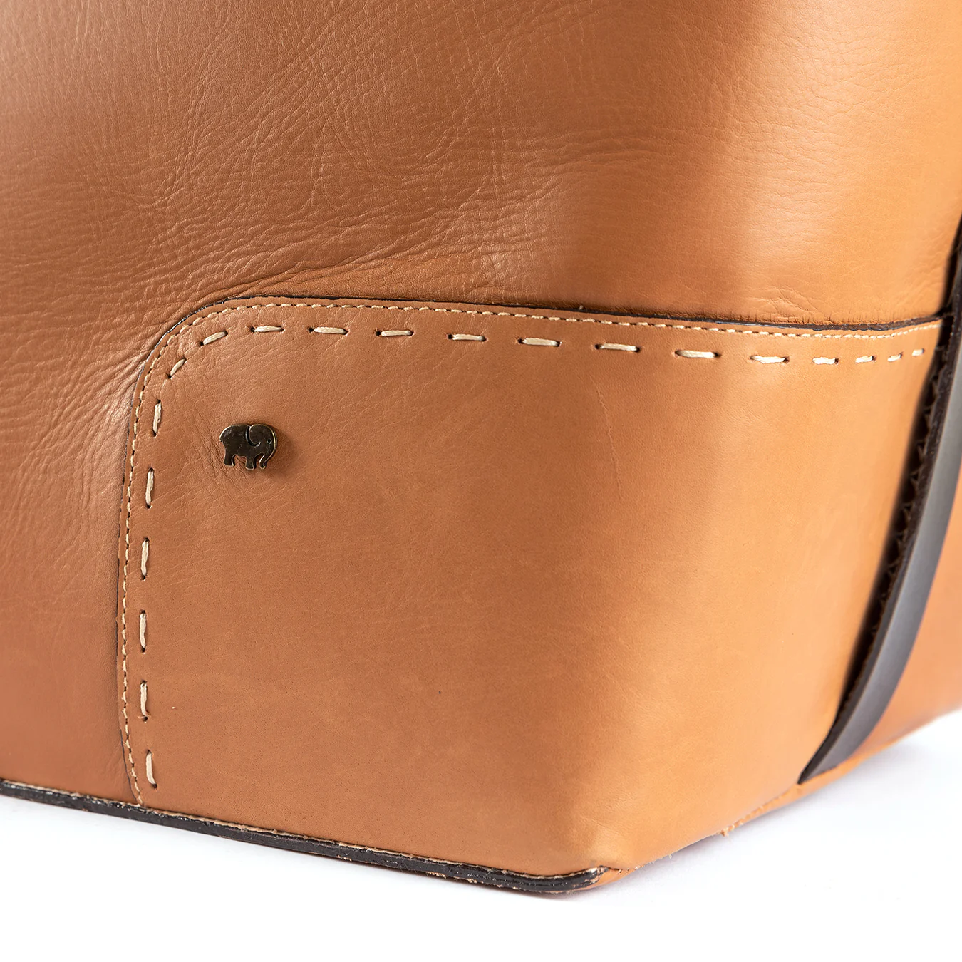 Sechaba : Leather Travel Bag in Hazel Relaxa - Image 5