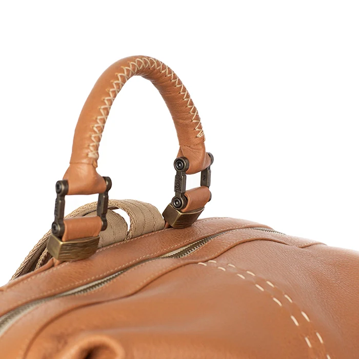 Zinande : Leather Backpack in Oak - Image 11